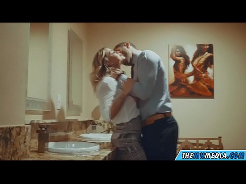 ❤️ Döşlü sarışın sizi ictimai tualetdə aldatdıqda ☑ Porno fb az.com-fullporner.ru